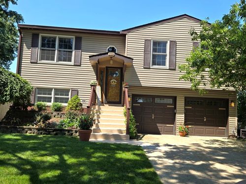 109 Commonwealth Dr, Bolingbrook, IL, 60440-1640 | Card Image