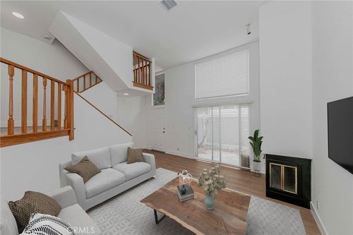 apt-2-1929 E Washington Blvd, Pasadena, CA, 91104-1741 | Card Image