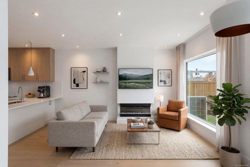 3-2118 Pentland Rd, Victoria, BC, V8S2W4 | Card Image