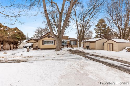 147 Montrose St Ne, Grand Rapids, MI, 49505-4051 | Card Image