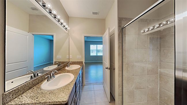 Masterbath with Shower | Image 10