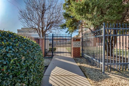 102-1209 N Harvey Ave, Oklahoma City, OK, 73103-3729 | Card Image