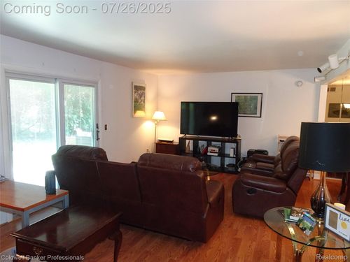 1194 Rolling Hills Dr, Bloomfield Hills, MI, 48302-2838 | Card Image