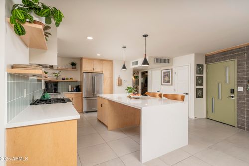 8049 N 10th St, Phoenix, AZ, 85020-3770 | Card Image