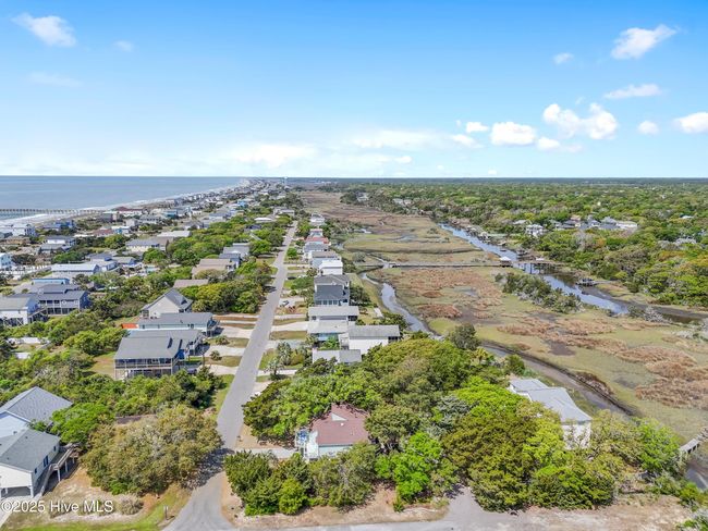 301 22 Nd Pl E, House other with 3 bedrooms, 3 bathrooms and 1 parking in Oak Island NC | Image 48