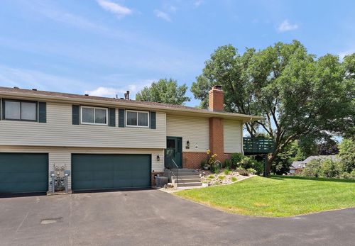 1022 E 145th St, Burnsville, MN, 55337-4627 | Card Image
