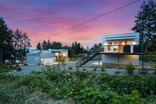3855 Warren Ave, Royston, BC, V0R2V0 | Card Image