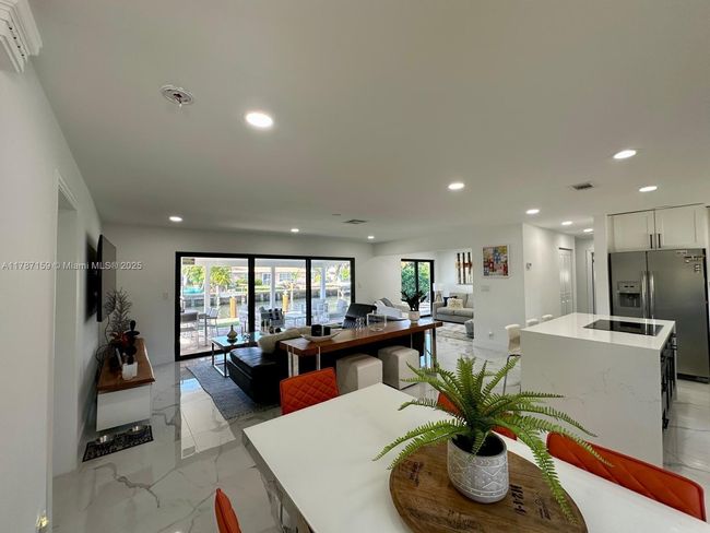 2501 Ne 50 Th St, House other with 3 bedrooms, 2 bathrooms and null parking in Lighthouse Point FL | Image 4