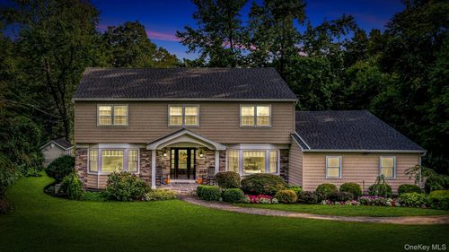 18 Norma Ln, Dix Hills, NY, 11746-5106 | Card Image