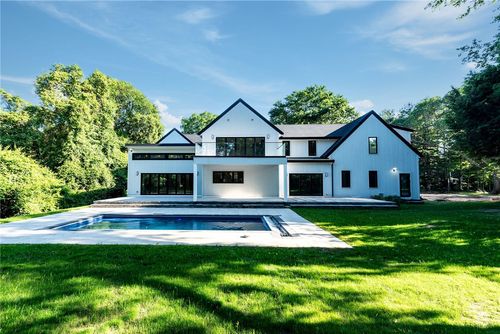 19 Castle Rd, Narragansett, RI, 02882-3112 | Card Image