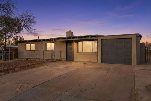 3135 Graceland Dr Ne, Albuquerque, NM, 87110-1715 | Card Image