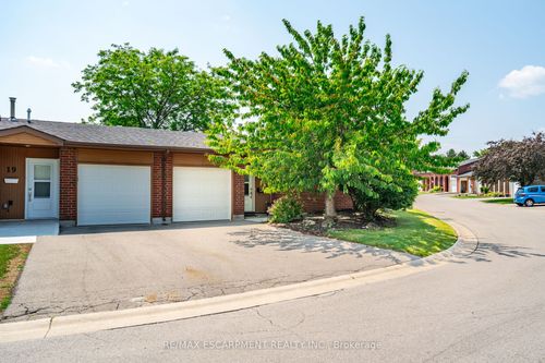 1 Arch Deacon Clark Trail, Hamilton, ON, L9B2M2 | Card Image