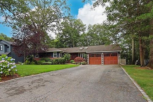 39 Harvard Dr, Woodbury, NY, 11797-3305 | Card Image