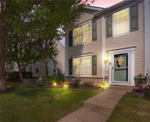 8451 Cromwell Ct, BREINIGSVILLE, PA, 18031-1588 | Card Image