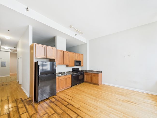 APT-506 - 8 W Monroe St, Condo with 2 bedrooms, 1 bathrooms and null parking in Chicago IL | Image 6