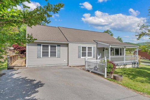 3705 New Spring Branch Rd Se, Roanoke, VA, 24014-6426 | Card Image