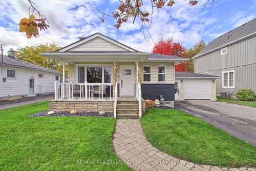 104 Marietta St, Uxbridge, ON, L9P1J5 | Card Image