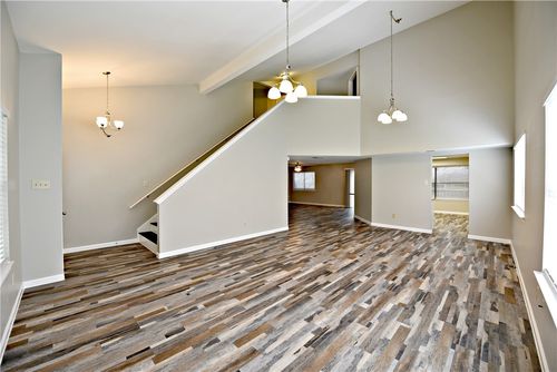 13003 Sinton Ln, Austin, TX, 78729-7562 | Card Image