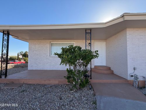 2401 Hawley Cir, El Paso, TX, 79903-1501 | Card Image