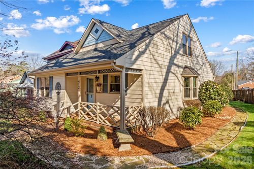 413 Windsor Ln, Statesville, NC, 28677-3381 | Card Image