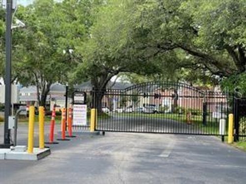 unit-101-13697 Orange Sunset Dr, TAMPA, FL, 33618-3463 | Card Image