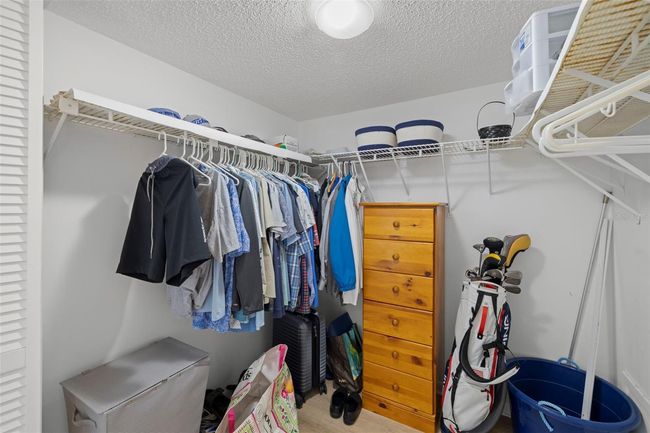 Master closet | Image 13
