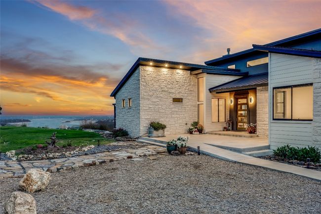 The WOW factor as soon as you walk up! | Image 5