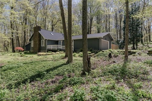 17091 Wing Rd, Chagrin Falls, OH, 44023-2601 | Card Image