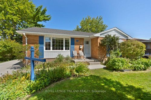 16 Thompson Ave, Saint Thomas, ON, N5R1G2 | Card Image
