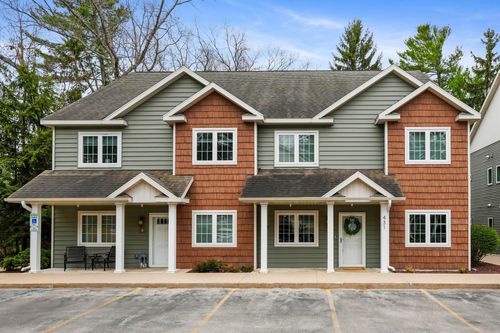 431 Munson Pl, Traverse City, MI, 49686-3047 | Card Image