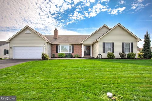 234 Hawthorn St, NEW HOLLAND, PA, 17557-1834 | Card Image