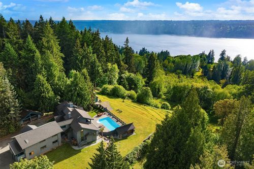 18005 Thorsen Rd Sw, Vashon, WA, 98070-4503 | Card Image