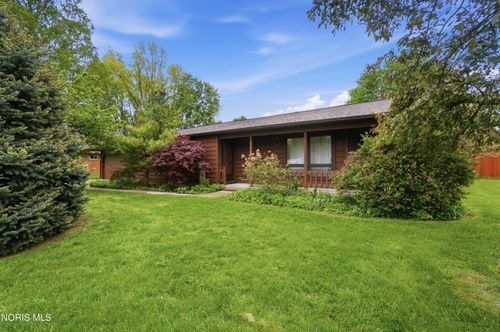 1421 Conneaut Ave, Bowling Green, OH, 43402-2129 | Card Image