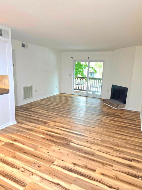 apt-14e-1402 Camp Rd, Charleston, SC, 29412-3720 | Card Image