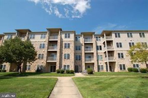 3411-3000 Fountainview Cir, NEWARK, DE, 19713-3874 | Card Image
