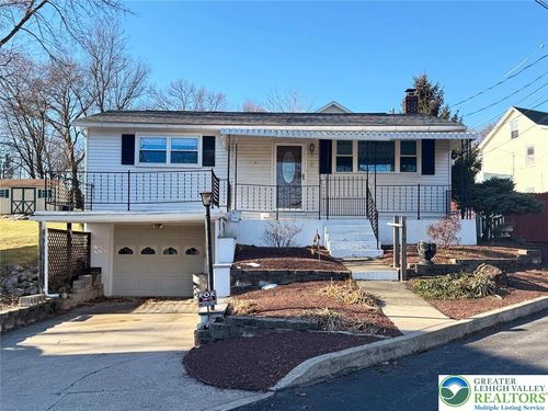 9 W Jewel St, Roseto, PA, 18013-1140 | Card Image