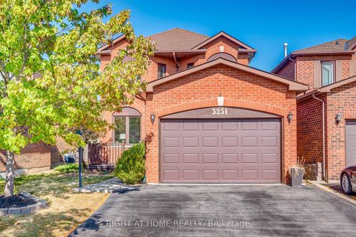 3251 Greenbelt Cres, Mississauga, ON, L5N5X8 | Card Image