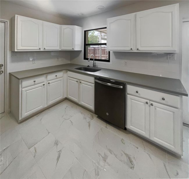 2901 W Ballast Point Boulevard, House other with 4 bedrooms, 2 bathrooms and null parking in TAMPA FL | Image 10