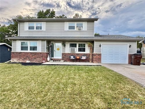 220 Ruth Ann Dr, Defiance, OH, 43512-1452 | Card Image