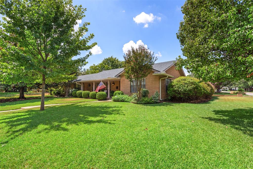 Parkcrest Ct, Fort Worth, TX 76109