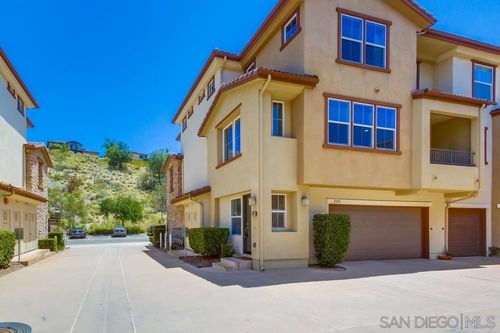 2001 Montilla St, Santee, CA, 92071 | Card Image