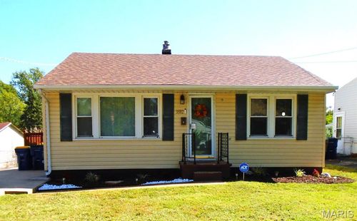 3582 Long Dr, Saint Ann, MO, 63074-2510 | Card Image