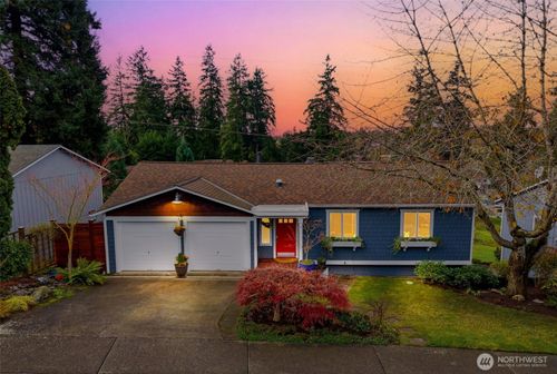 11303 126th Ave Ne, Kirkland, WA, 98033-4122 | Card Image