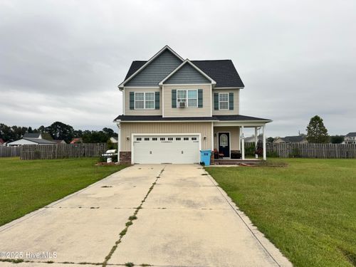 209 Trophy Ridge Dr, Richlands, NC, 28574-8490 | Card Image