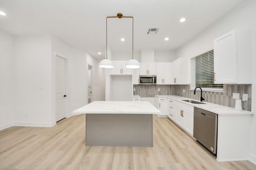a-5137 Pederson St, Houston, TX, 77033-3244 | Card Image