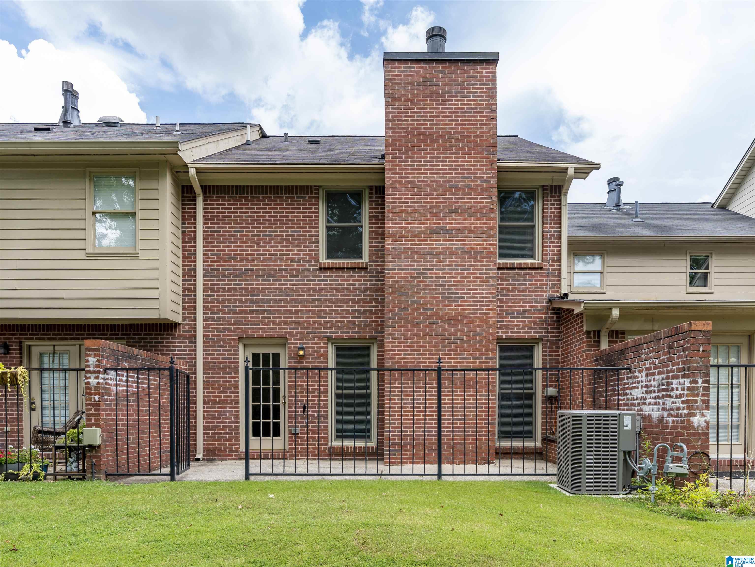 Residential Lease in PELHAM 4