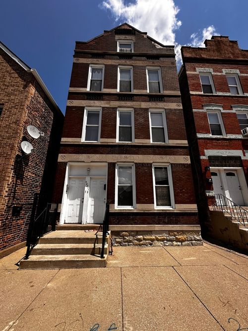 apt-2f-3221 May St, Chicago, IL, 60608-6455 | Card Image