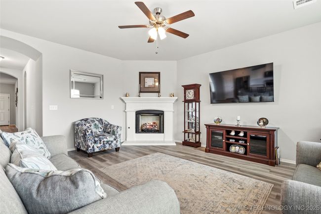 6250 S 317 Th East Ave, House other with 4 bedrooms, 3 bathrooms and null parking in Broken Arrow OK | Image 9