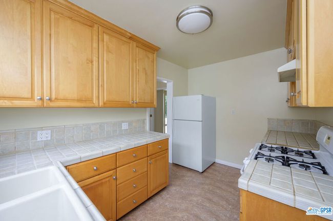 9425 W Olympic Blvd, Condo with 1 bedrooms, 1 bathrooms and 1 parking in Beverly Hills CA | Image 9