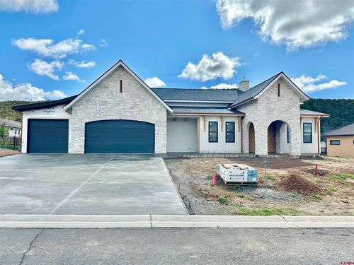 805 Se Pinyon St, Cedaredge, CO, 81413-8424 | Card Image